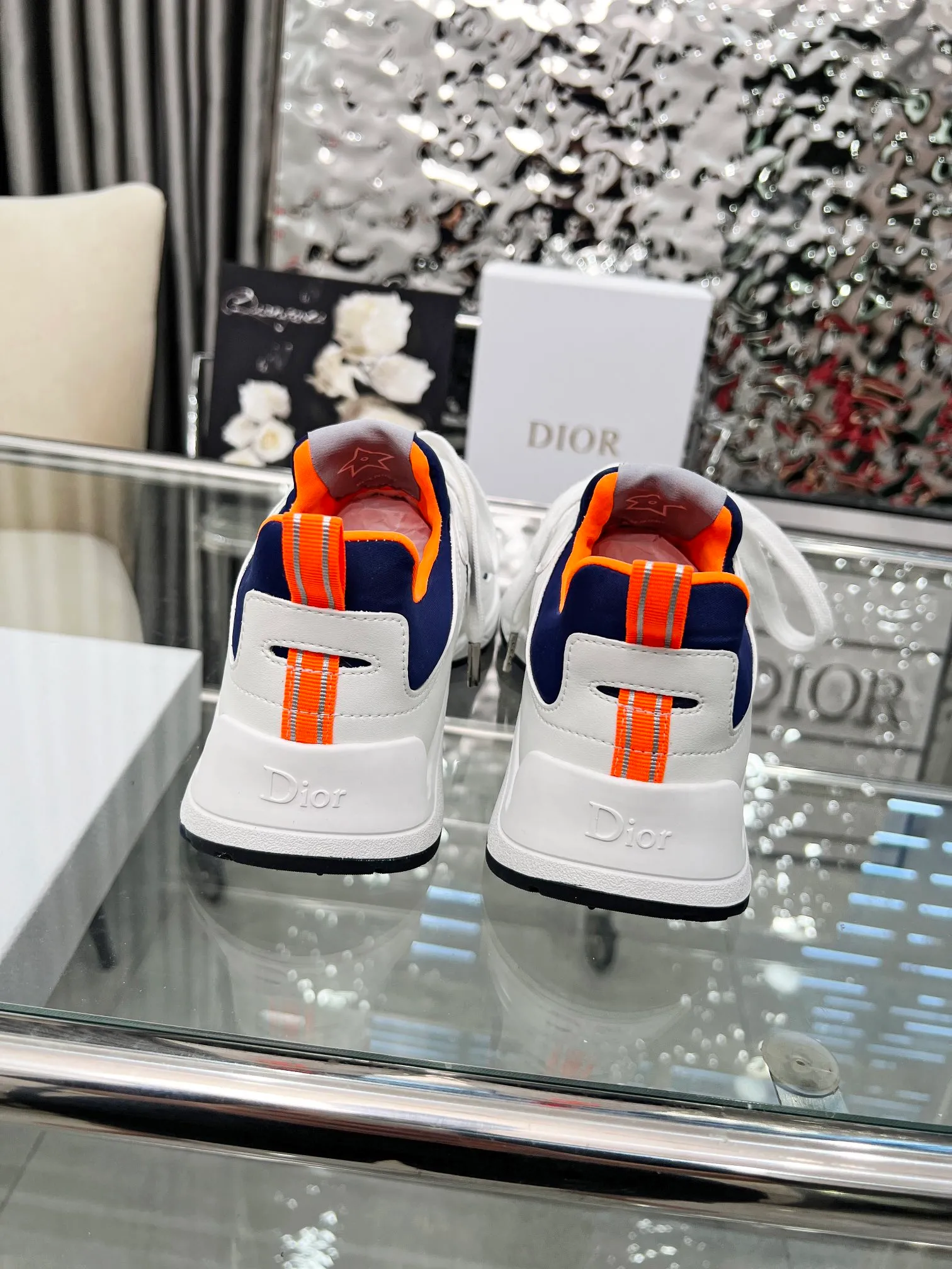 [Dior Dior] P: 560💰Men's model will be released first♺Size: 40-44 (45.46 custom-made) (women's model is being printed) The latest Star series of the 2025 new Dior Dior show, this Dior Star dad sneaker is a new product in the fall of 2025, enriching the classic series with fashionable retro style. Carefully crafted, these Dad Shoes style shoes can be paired with casual looks all year round and follow the trend of the retro market. The Dior logo on the tongue also indicates that this pair of shoes is the B30 model! B30 uses fine-textured leather and mesh cloth materials to form a shoe body. There are conspicuous letters CD on both sides of the shoe body to indicate identity. The multiple lines on the shoe body outline the details, making the shoes look less monotonous and full of retro three-dimensionality! Color: four colors